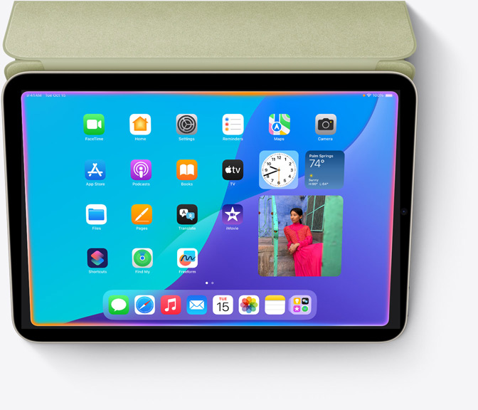 Dispositivo iPad mini com novo design para a Siri e uma luz suave que envolve todo o rebordo do ecrã.