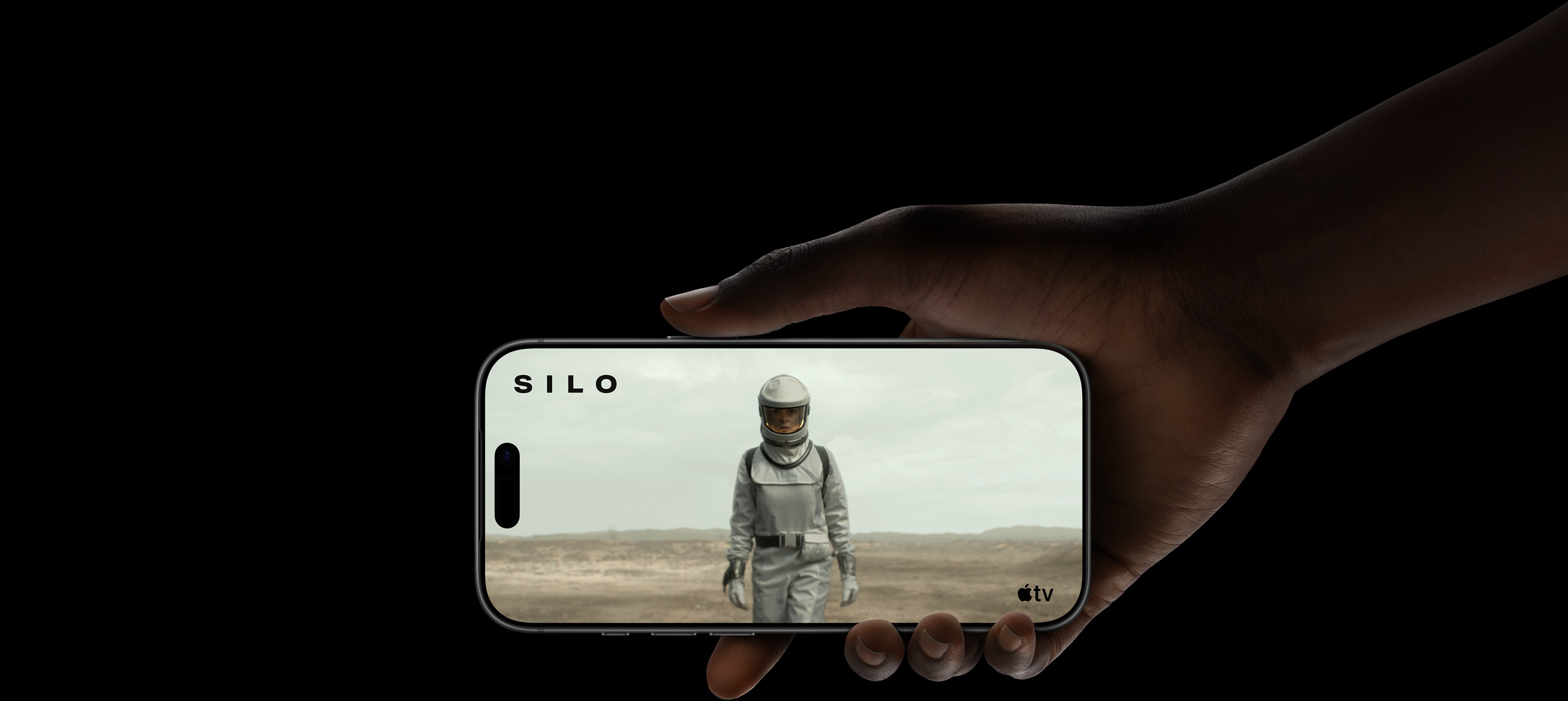 Een scène uit de Apple TV+-serie Silo laat zien hoe lang de batterij van iPhone 17 Pro meegaat
