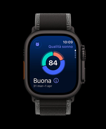 Apple Watch Ultra 3, cassa in titanio nero, grafico circolare sulla qualità del sonno, cinturino Trail Loop, nero/cenere