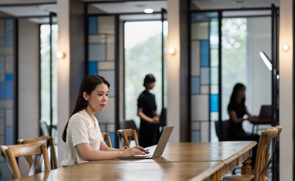 ウォンテッドリーで採用を担当する池田有菜氏は、採用プロセスのあらゆる場面でMacを活用しています。