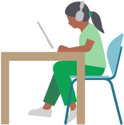 Een vrouw die AirPods Max draagt en een iPad gebruikt aan een bureau