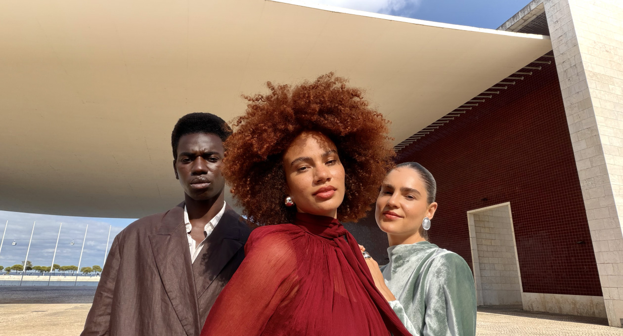 iPhone Air Camera app, Centre Stage feature for photos with a selfie of three people